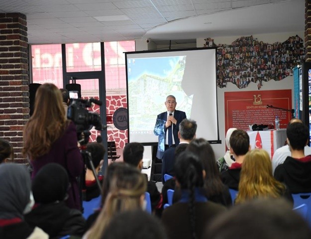 Başkan Mahçiçek “Bilginizle ve Özgüveninizle Ülkenin Geleceğine Damga Vuracaksınız”