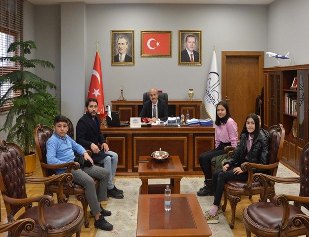Başkan Okay'dan Öğrencilere Anlamlı Destek