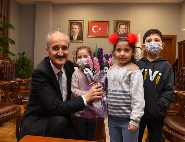 Başkan Okay'a Sürpriz Ziyaret