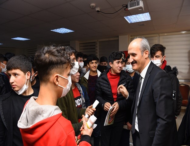 Başkan Okay Lise Öğrencileriyle Bir Araya Geldi