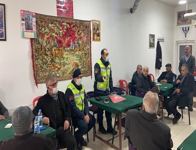 Jandarma Trafik Sürücülere Güvenli Trafiği Anlattı