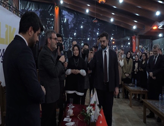 Cumhurbaşkanı Erdoğan, Kahramanmaraşlı Gençlerle Telefonla Görüştü
