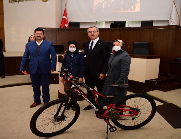 Kurtuluş Haftası Yarışmalarında Ödüller Verildi