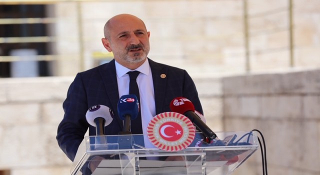Öztunç, Elbistanlı Öğrenciler İçin Çözüm İstedi