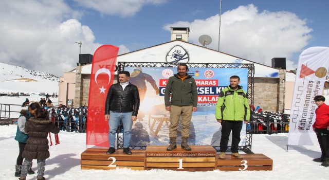 Yedikuyular’da Geleneksel Kızak Yarışları Yapıldı