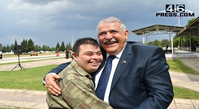 Başkan Mahçiçek; "Onlar, Sonsuz Sevgileri İle Hayatımıza Tarif Edilemez Bir Güzellik Katıyor"