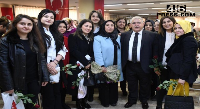 Başkan Mahçiçek'ten Dünya Kadınlar Günü Mesajı