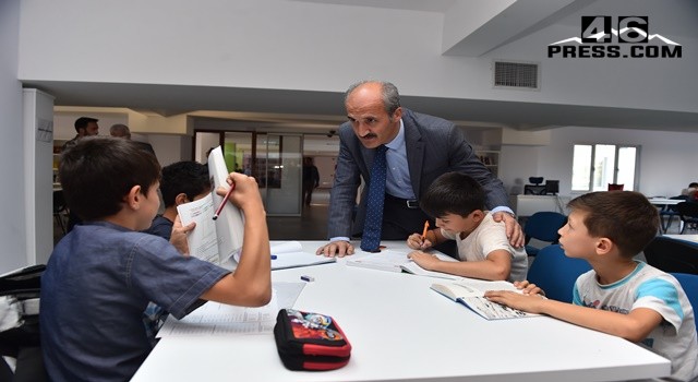 Başkan Okay'ın Kütüphane Haftası Mesajı