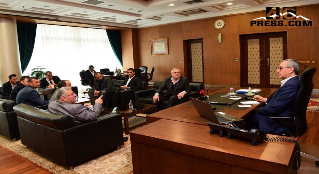 Büyükşehir İlçelere Katkı Sağlamaya Devam Ediyor