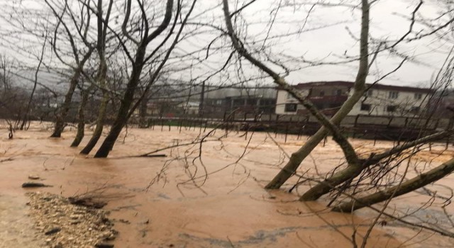 Gelecek Partili Çevik: "AFAD hala yardıma gelmedi"