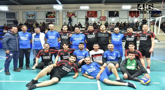 ‘Türkoğlu’nda 2022 Yılının Voleybol Şampiyonu Kılılı Gençlik Oldu’
