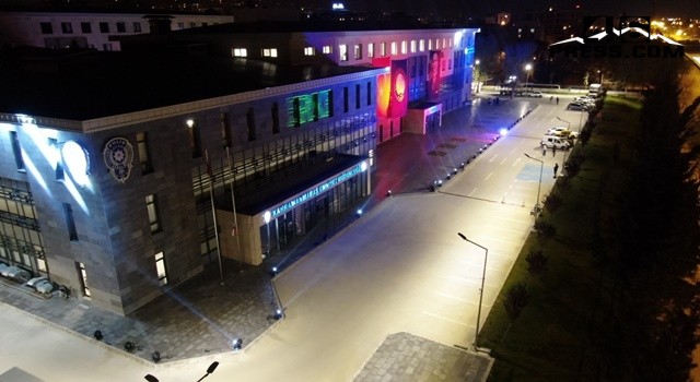 Emniyet Müdürlüğü Binası Polis Haftasına Özel Işıklandırıldı