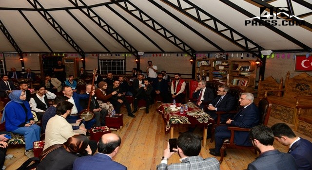 Kahramanmaraş Büyükşehir Belediyesi, KSÜ Öğrencilerine İftar Yemeği Verdi