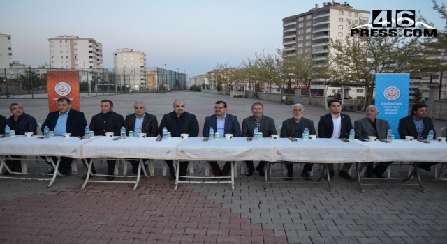 Öğrenciler Turgut Dedeleri İle İftar Yaptı