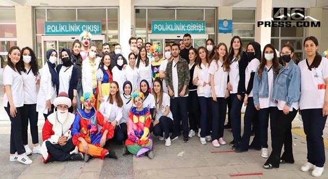SANKO Üniversitesi Öğrencilerinden 23 Nisan’da Anlamlı Etkinlik