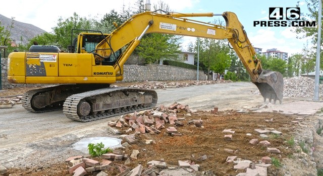 Büyükşehir, Elbistan Pınarbaşı Caddesi’ni Yeniliyor