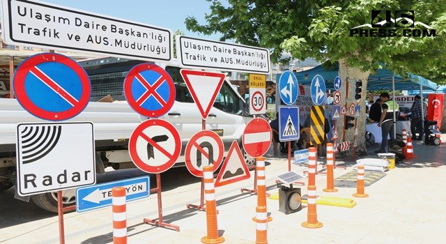 Büyükşehir’den Trafik Haftası Etkinliği