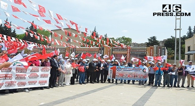 HAK-İŞ 1 Mayıs'ta Meydana İndi İşçilerin Sesi Oldu