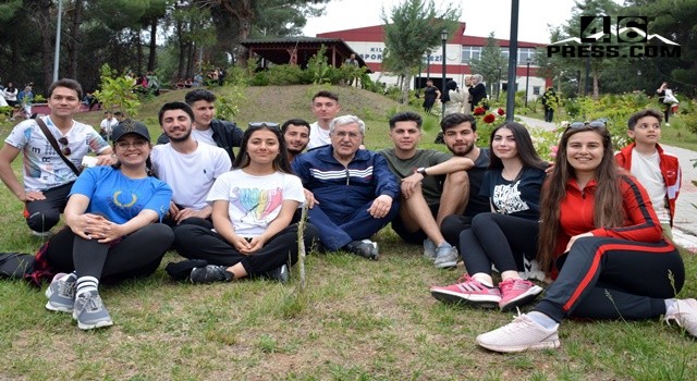 KSÜ Öğrencileri Doğa Yürüyüşü Etkinliğinde Buluştu