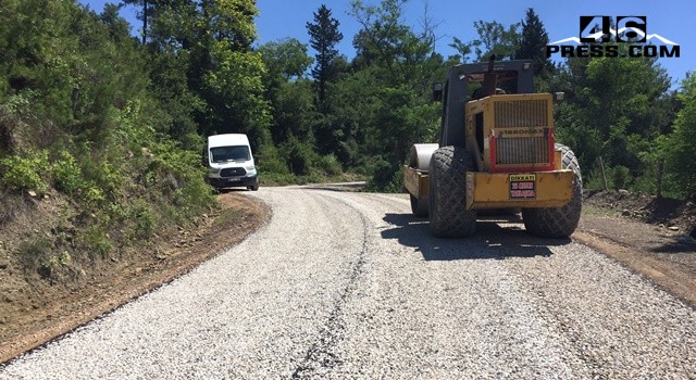 Büyükşehir Andırın’da Yol Çalışmalarına Devam Ediyor