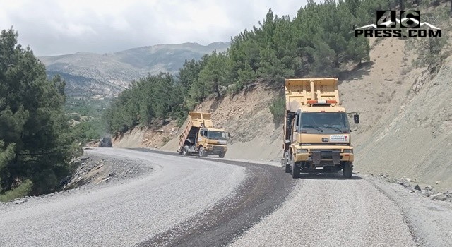 Büyükşehir Boyalı Grup Yolu'nda Asfalta Başladı