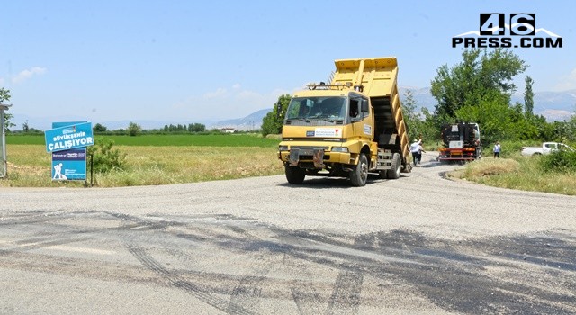 Büyükşehir’den Kurtlar ve Selimiye’de Yol Yenileme Çalışmaları