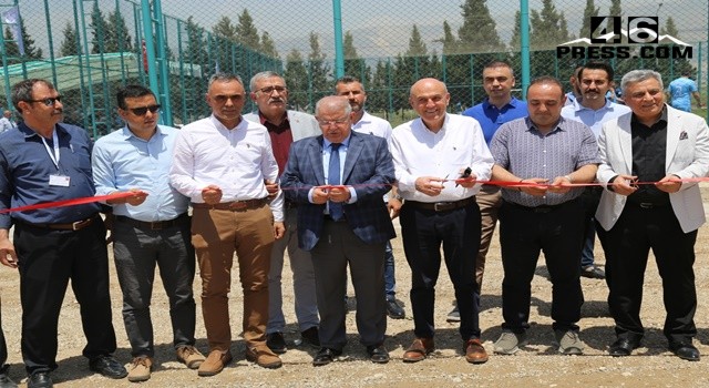 Kahramanmaraş’ın en büyük halı sahası DSİ 20. Bölge Müdürlüğü’nde açıldı