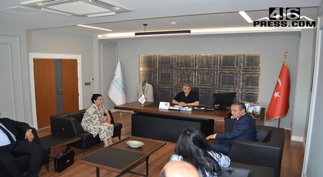 Özbekistan Heyeti Sular Akadeni Hastanesi’nde