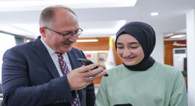 Bakan Özer’den Sivaslı LGS birincilerine tebrik