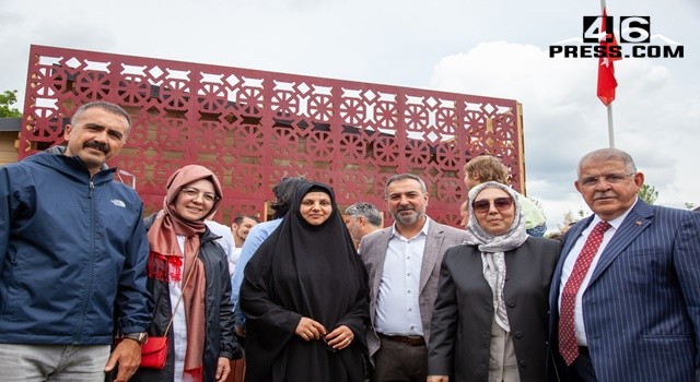 Başkan Mahçiçek "Ay yıldızlı bahçemiz ve değerlerimizle Hollanda’ya damga vurduk"