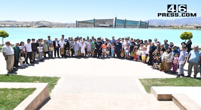 Başkan Mahçiçek, LGS’de ilk 25’e giren öğrenci ve aileleriyle buluştu