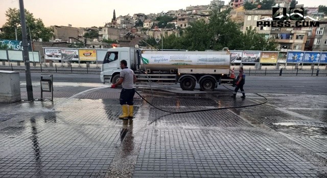 Büyükşehir Ekipleri Bayramda da Sahada