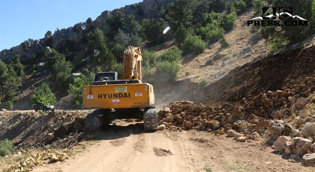 Büyükşehir’den Maksutlu’da Yol Çalışması