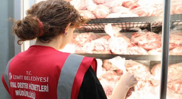 Kocaeli İzmit’te hayırseverlerden 1,5 ton et bağışı