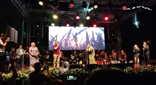 Başkan Güngör ve Zara düet Yaptı