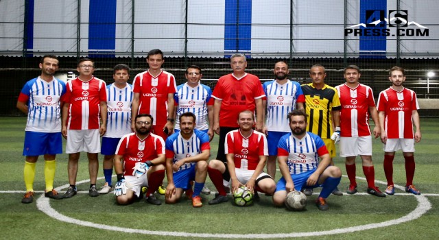 Başkan Güvenç Gazetecilerle beraber ter döktü