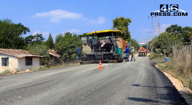 Erenler Grup Yolu’nda Asfalt Çalışmaları Sürüyor