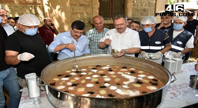 Göksun Belediyesi'nden Aşure İkramı