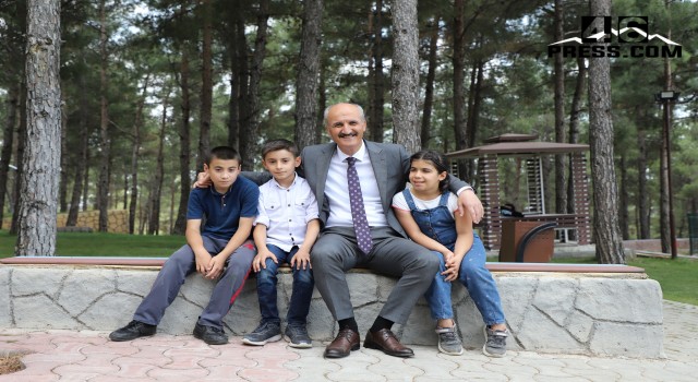 Başkan Okay, “Yeni Eğitim Öğretim Dönemi Hayırlı Ve Uğurlu Olsun”