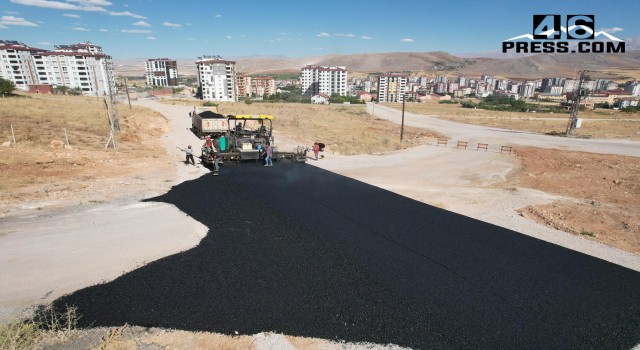 Elbistan’daki asfalt çalışmalarında yüzde 85 oranı yakalandı