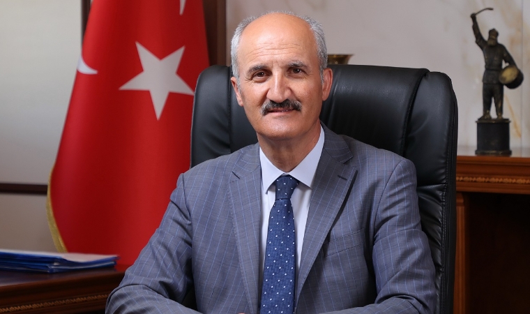 Başkan Okay Cumhuriyet Bayramı Mesajı Yayımladı