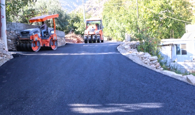 Dönüklü’de Yollar Büyükşehir’le Yenileniyor