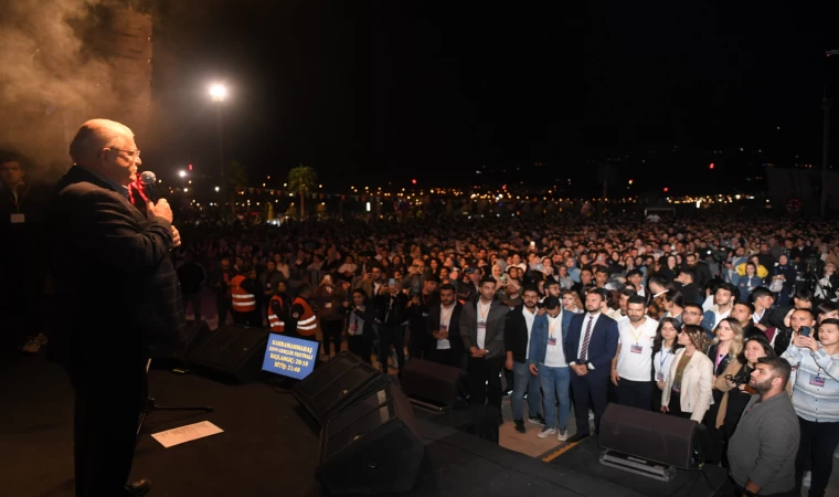 EXPO 2023 Gençlik Festivali’nde Emre Aydın coşkusu