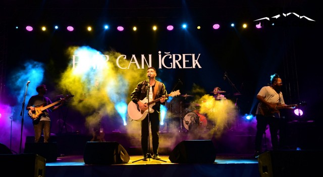 Kahramanmaraş’ta Emir Can İğrek Söyledi, On Binler Eşlik Etti