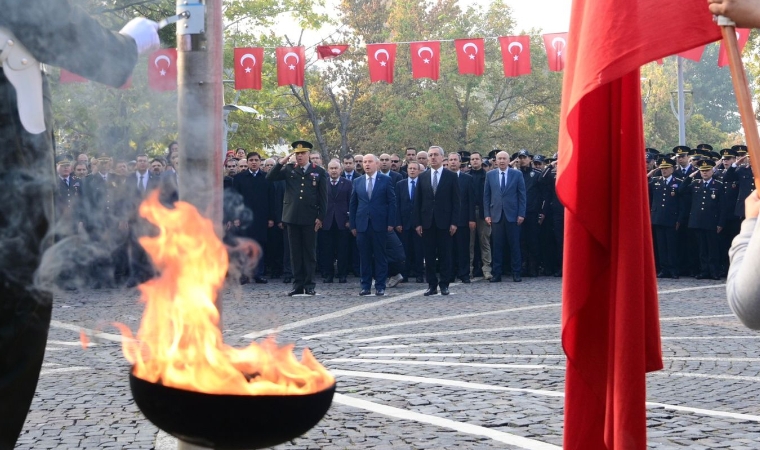 Gazi Mustafa Kemal Atatürk Vefatının Yıl Dönümünde Törenle Anıldı