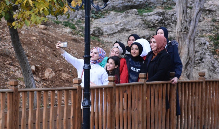 Gençler Hem Okuyor Hem Şehri Tanıyor