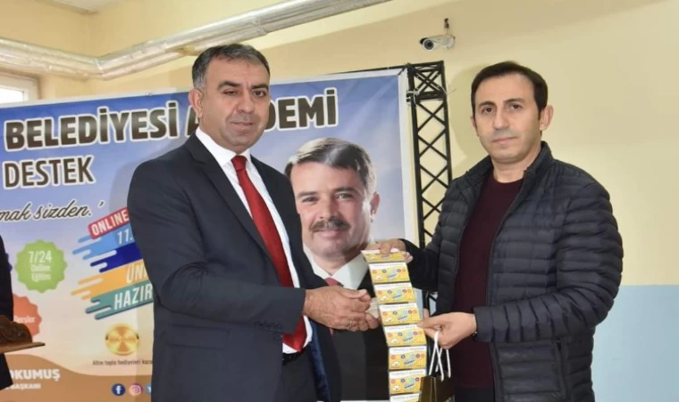 Kahramanmaraş Türkoğlu’nda 2 bin öğrenciye eğitim kartı