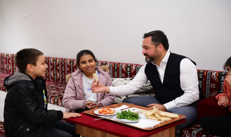 Başkan Gürbüz, “Yetimlerimizin ve annelerinin yaşamlarına dokunuyoruz”