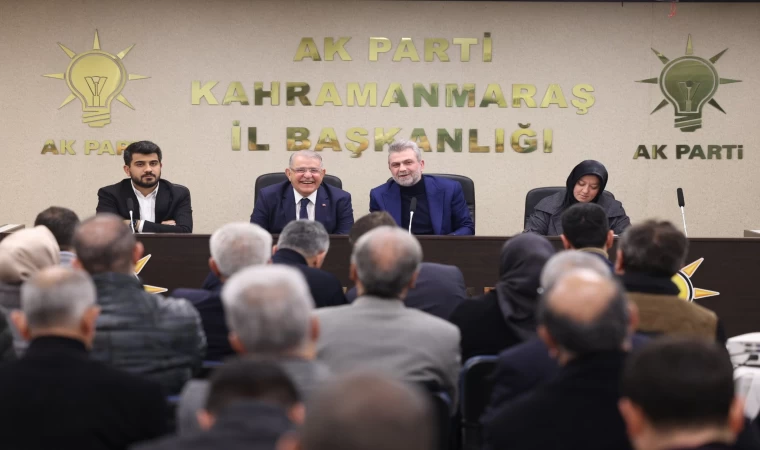 Başkan Mahçiçek, AK Parti teşkilatına 8 yıllık yatırım ve projeler ile hedefleri anlattı