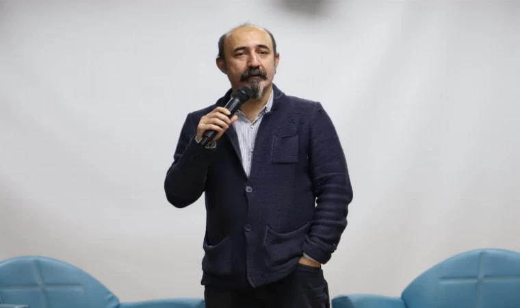 Bursa’da genç iletişimciler sordu, gazeteci Mehmet Ali Ekmekçi yanıtladı